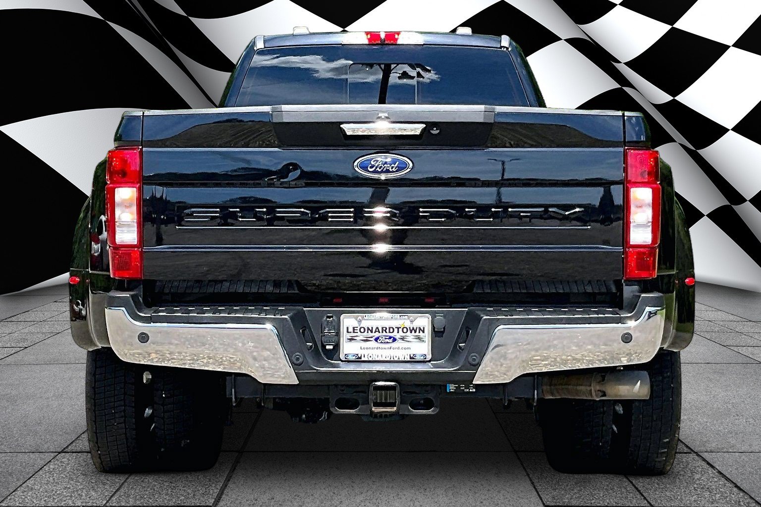 Certified 2020 Ford F450 XLT w/ XLT Premium Package AWD/4WD image 4