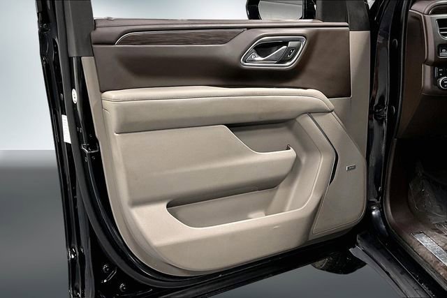 Used 2021 Chevrolet Tahoe Z71 w/ Z71 Off-Road Package AWD/4WD image 19