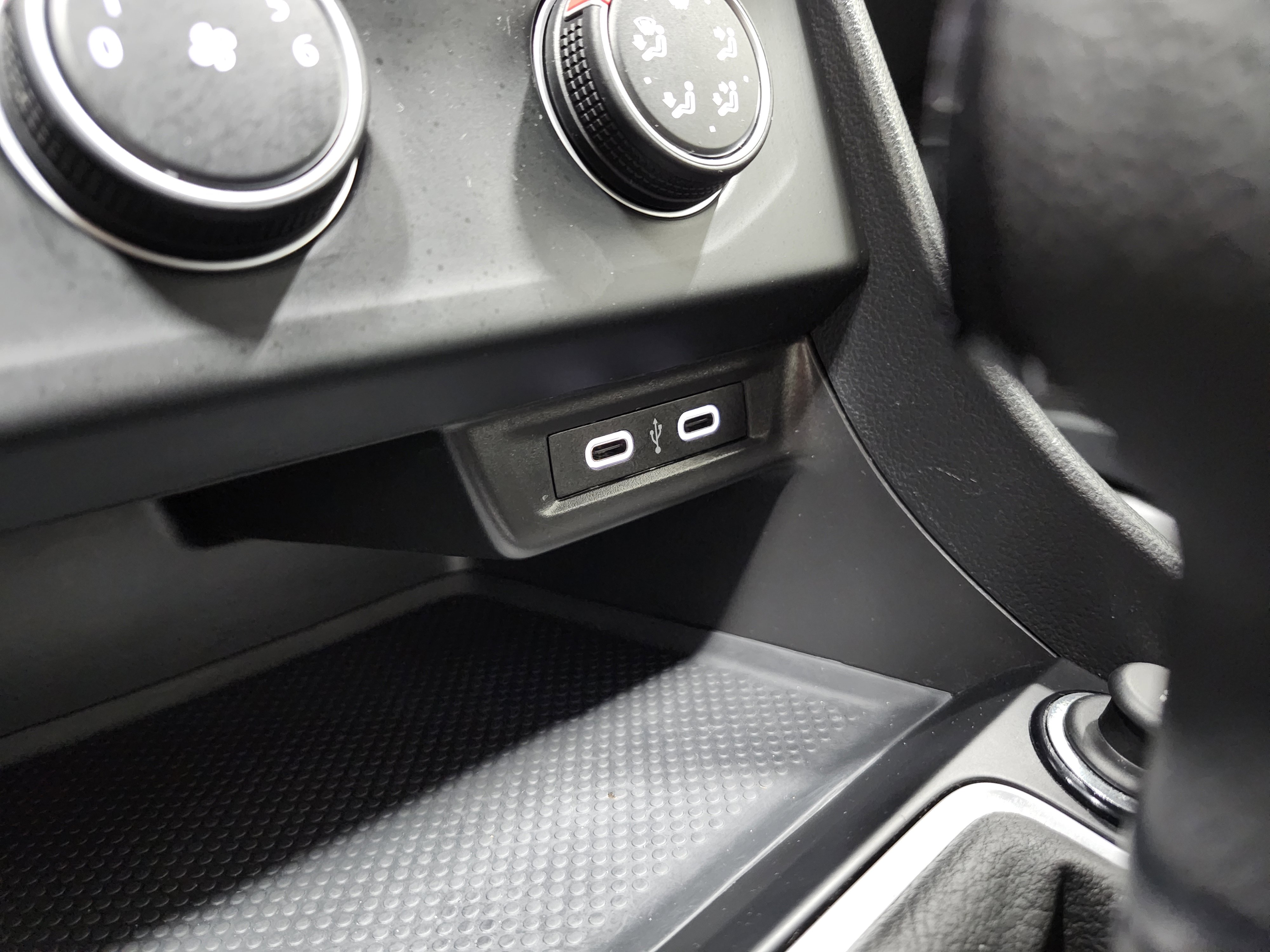 Used 2023 Volkswagen Jetta Sport image 7