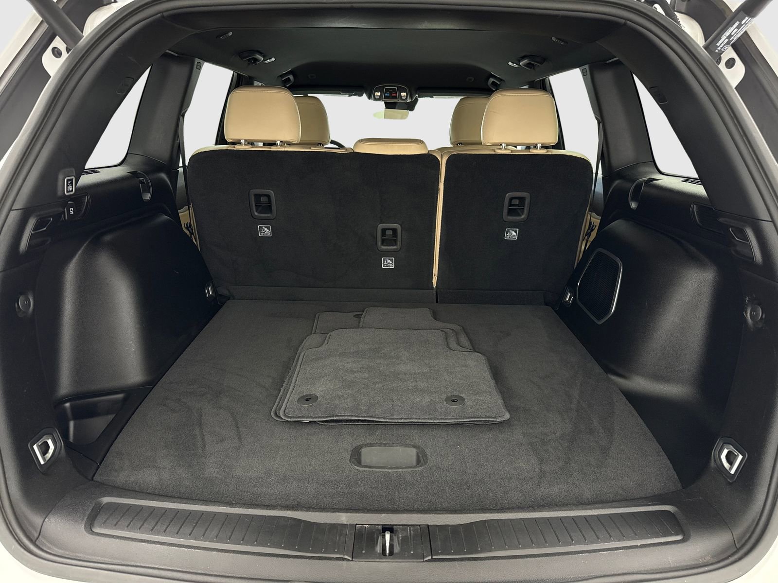 Used 2025 Jeep Grand Cherokee Limited w/ Black Appearance Package image 42