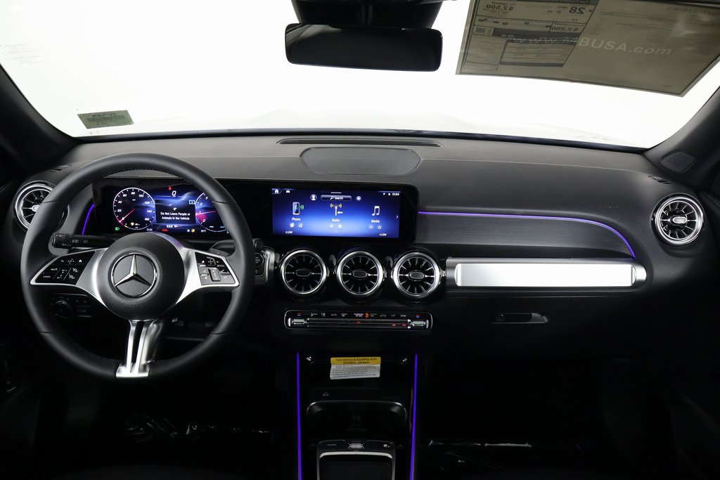 New 2026 Mercedes-Benz GLB 250 image 4
