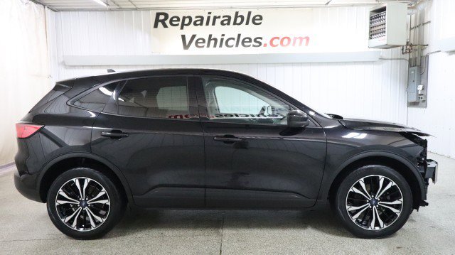 Used 2021 Ford Escape SE w/ SE Sport Appearance Package AWD/4WD image 4