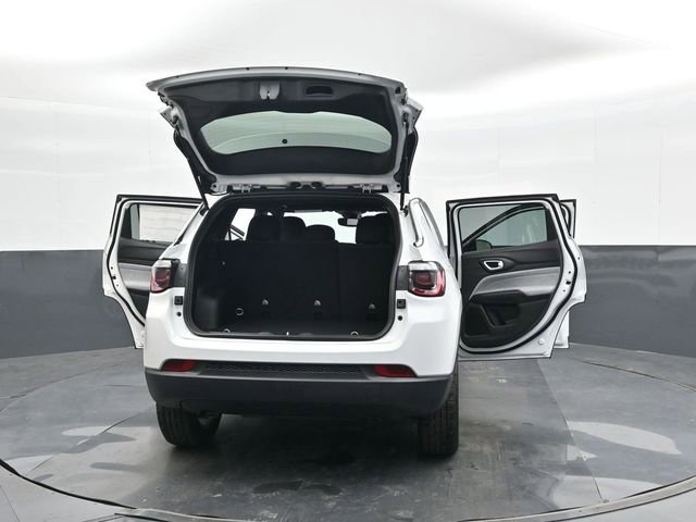 Used 2025 Jeep Compass Sport AWD/4WD image 44