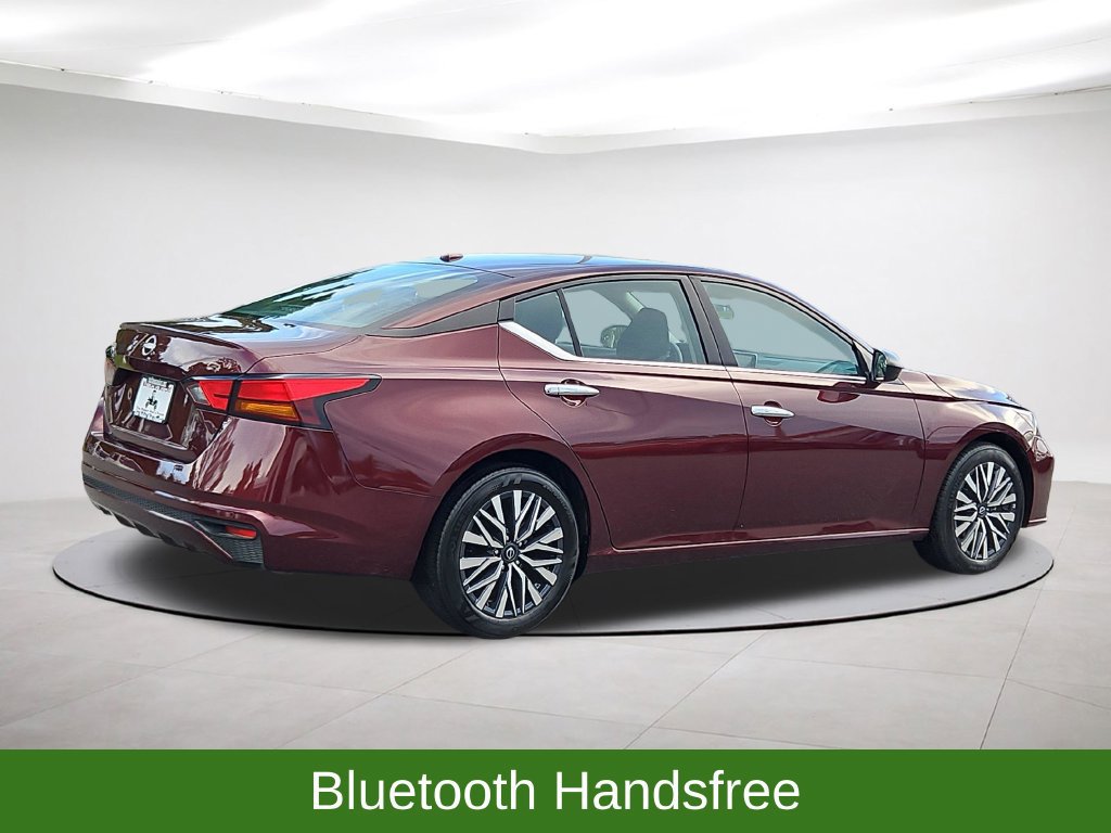 Used 2025 Nissan Altima 2.5 SV FWD image 7