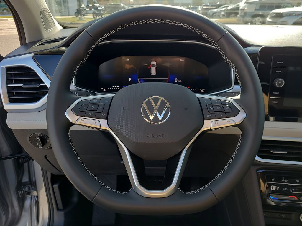 New 2026 Volkswagen Taos SE image 28