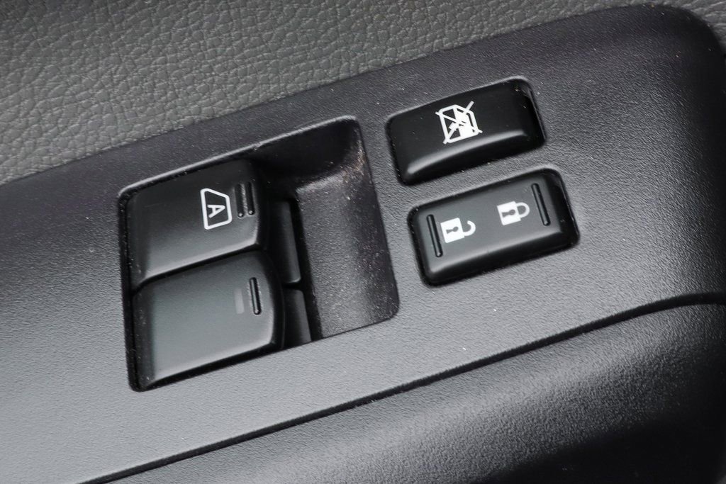 Used 2020 Nissan NV 3500 SL image 19