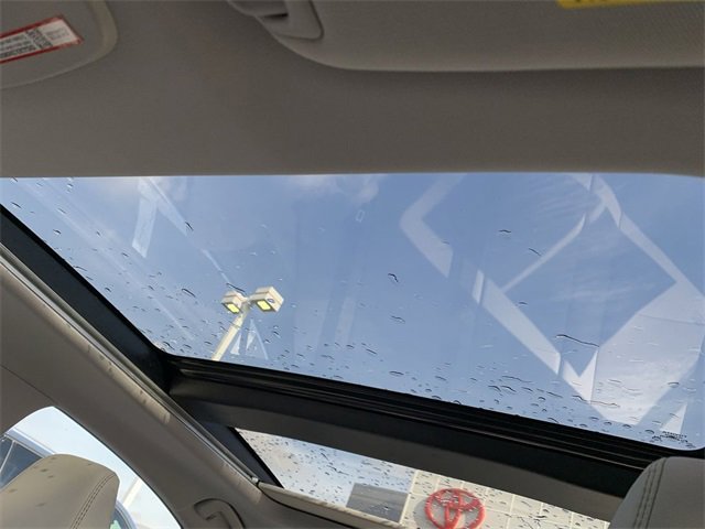 Used 2025 Toyota Camry XLE image 30