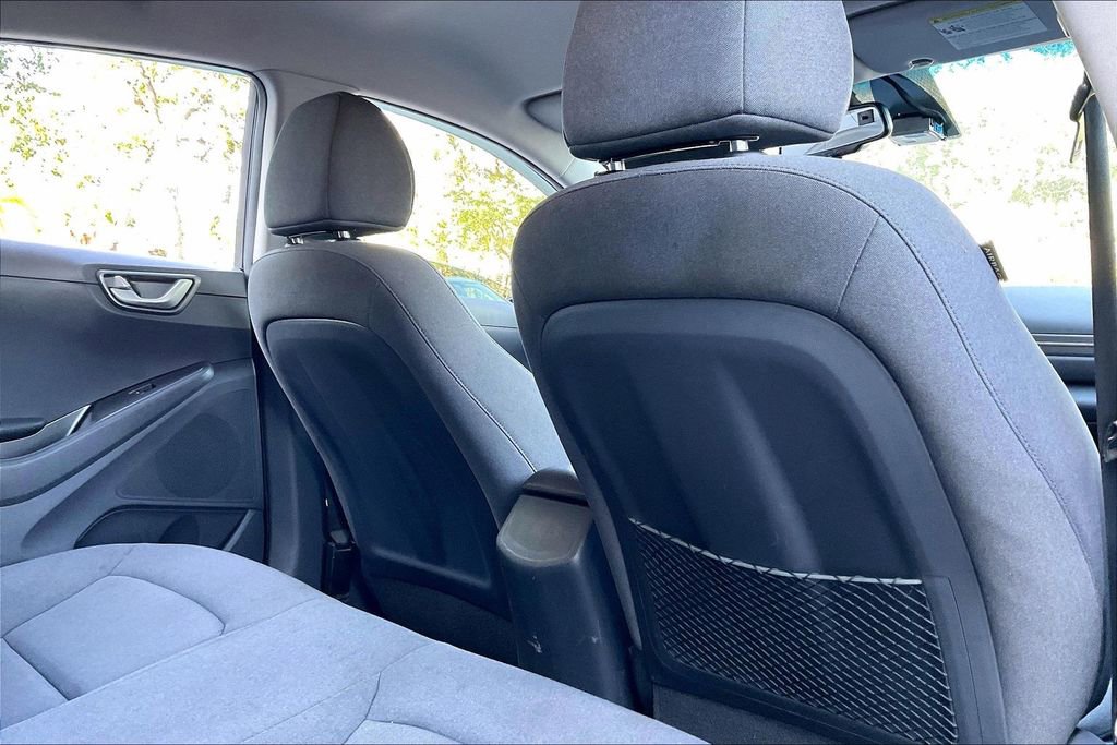 Used 2020 Hyundai Ioniq SE FWD image 20