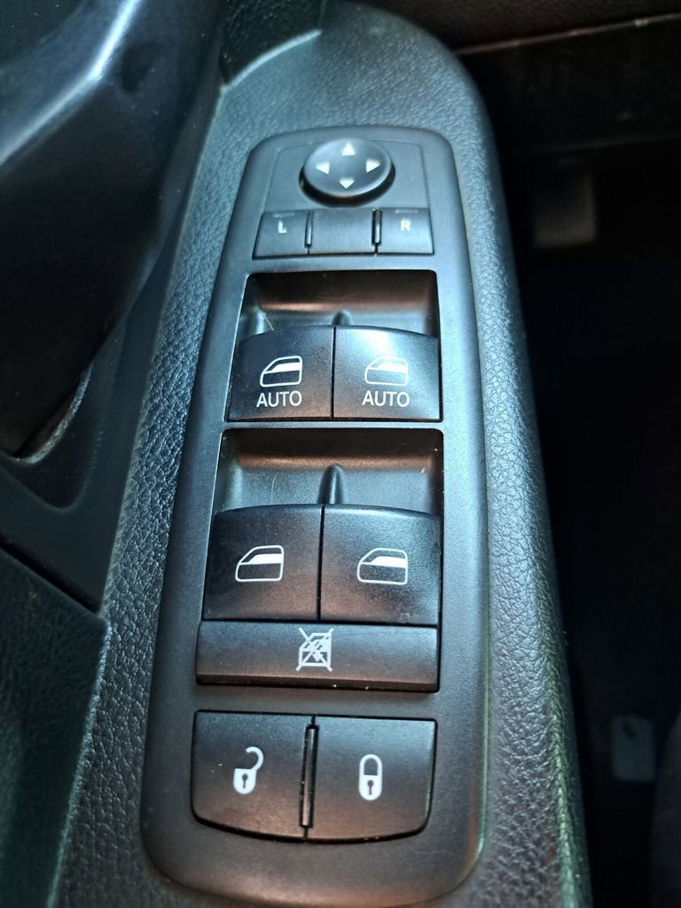 Used 2018 RAM 1500 Express w/ Express Value Package image 17