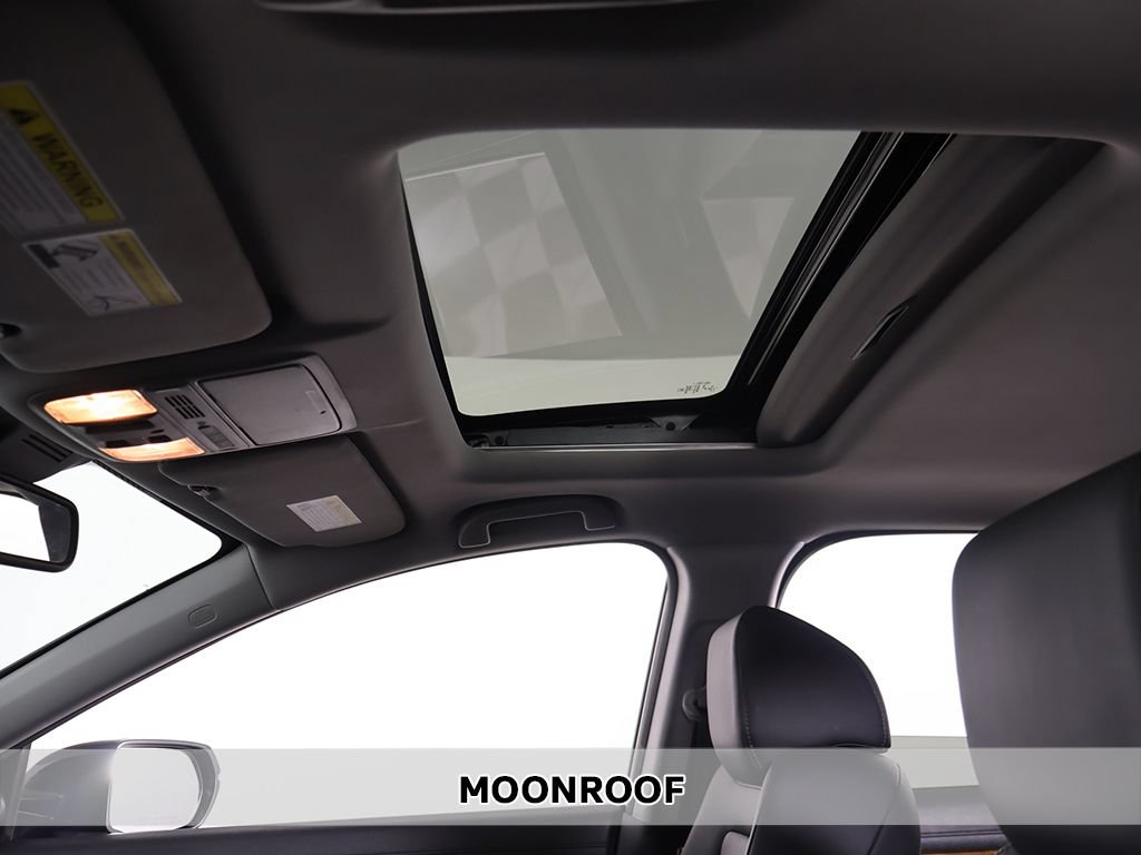 Used 2022 Honda CR-V Touring image 4