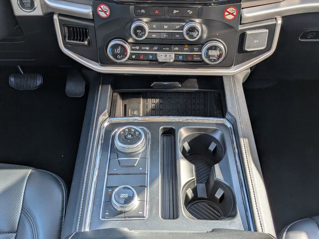 Used 2024 Ford Expedition XLT image 15