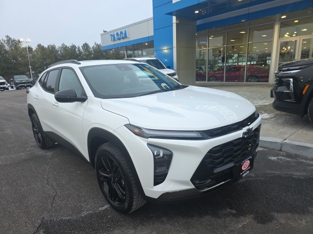 Used 2026 Chevrolet Trax ACTIV w/ Sunroof Package image 1