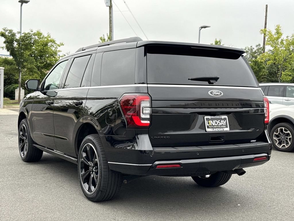 Used 2024 Ford Expedition Limited AWD/4WD image 5