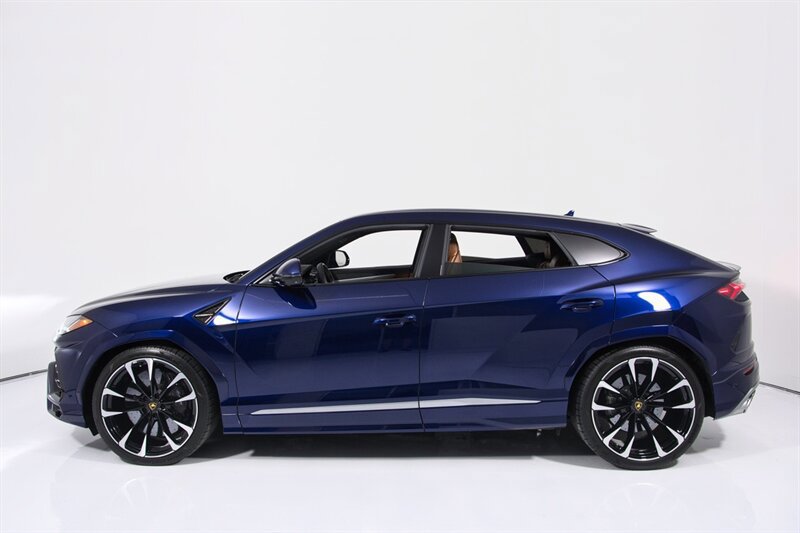 Used 2022 Lamborghini Urus AWD/4WD image 5