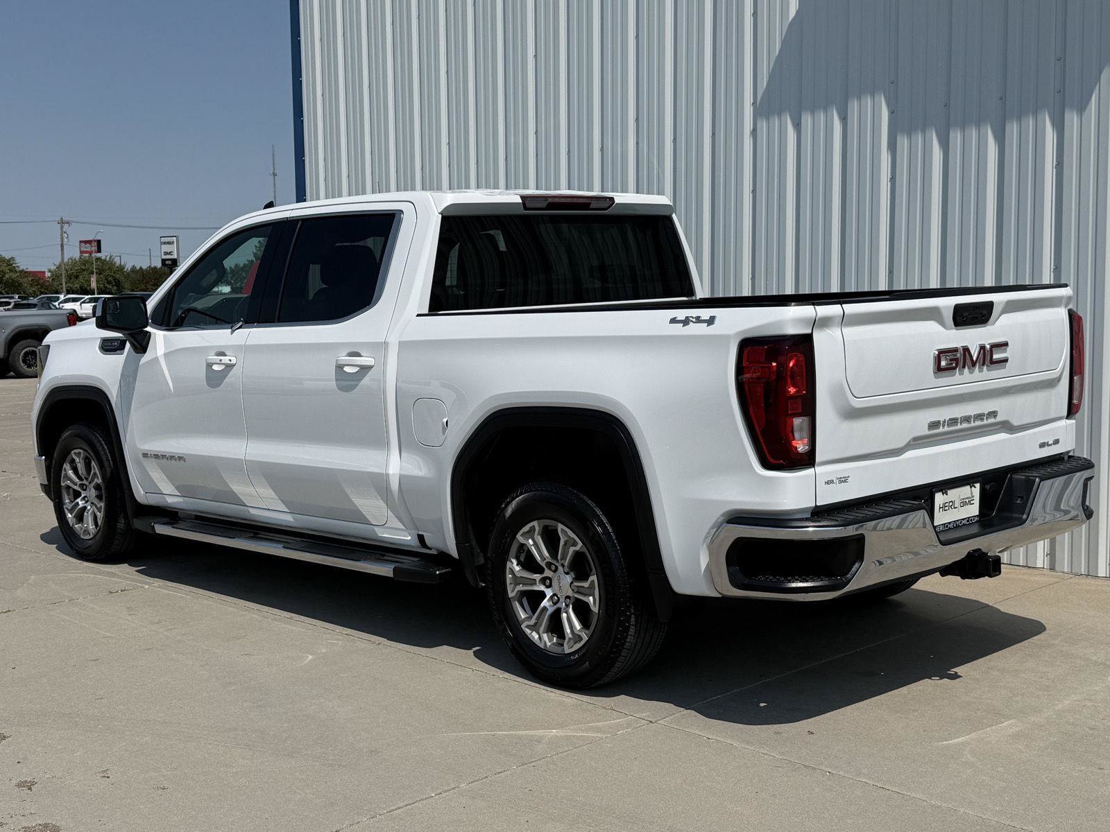 Used 2022 GMC Sierra 1500 SLE AWD/4WD image 7