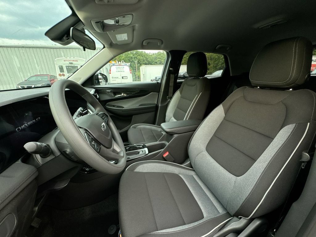 New 2026 Chevrolet TrailBlazer LT w/ Midnight Edition FWD image 13