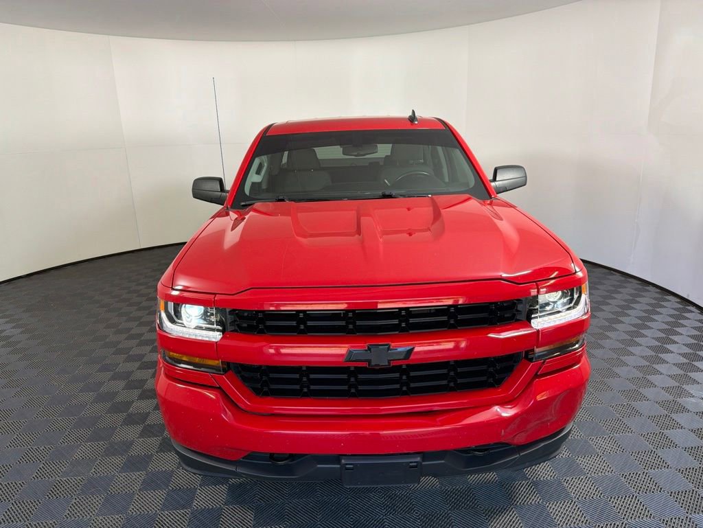 Used 2018 Chevrolet Silverado 1500 Custom w/ Custom Convenience Package RWD image 4