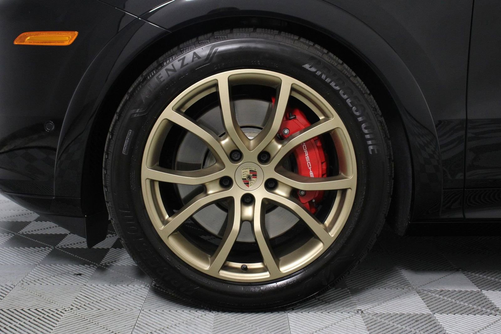 Certified 2025 Porsche Cayenne S image 30