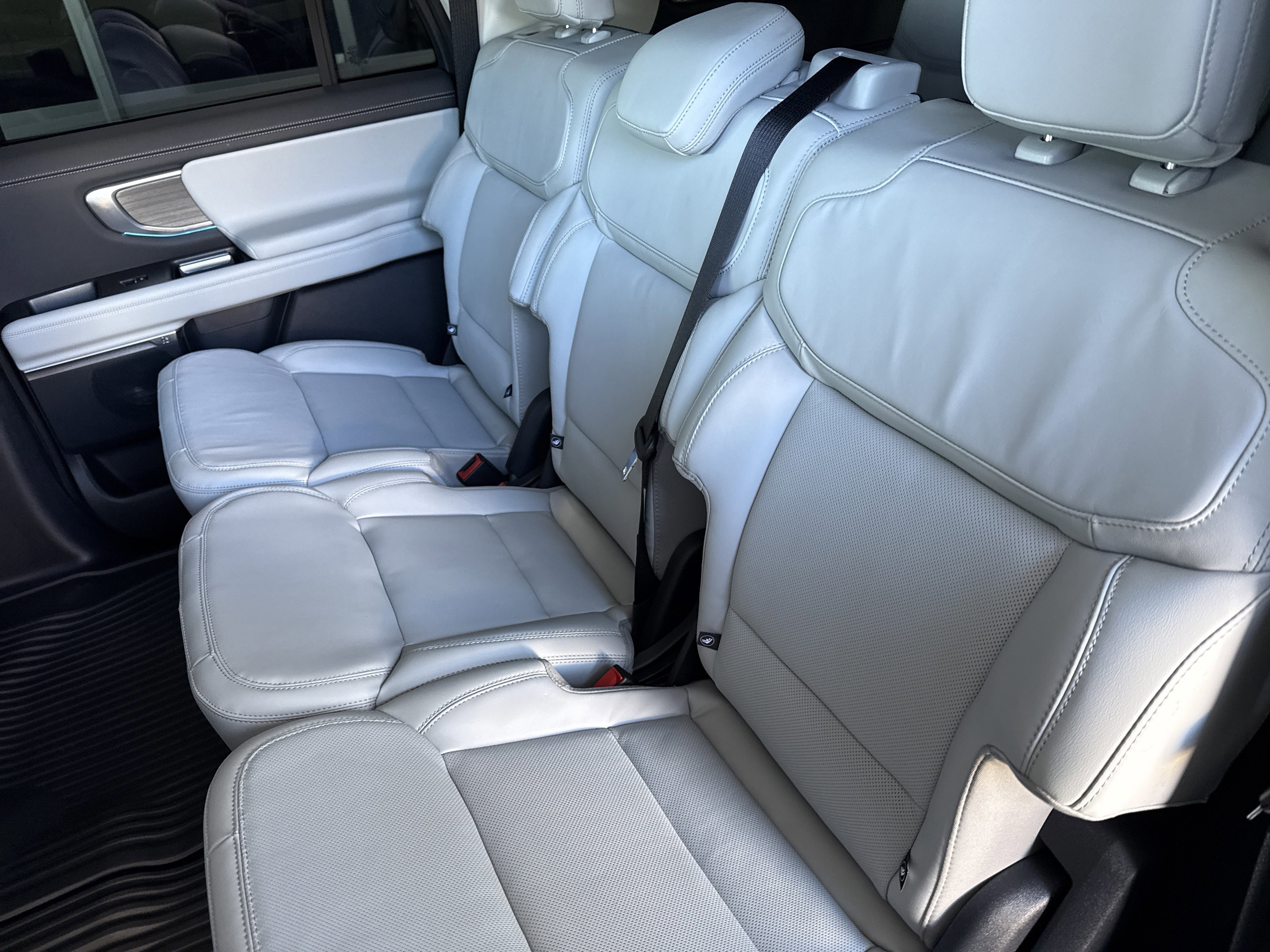 Certified 2025 Ford Expedition Max Platinum image 17