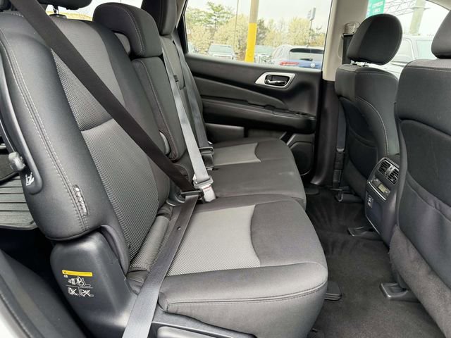 Used 2018 Nissan Pathfinder SV image 7