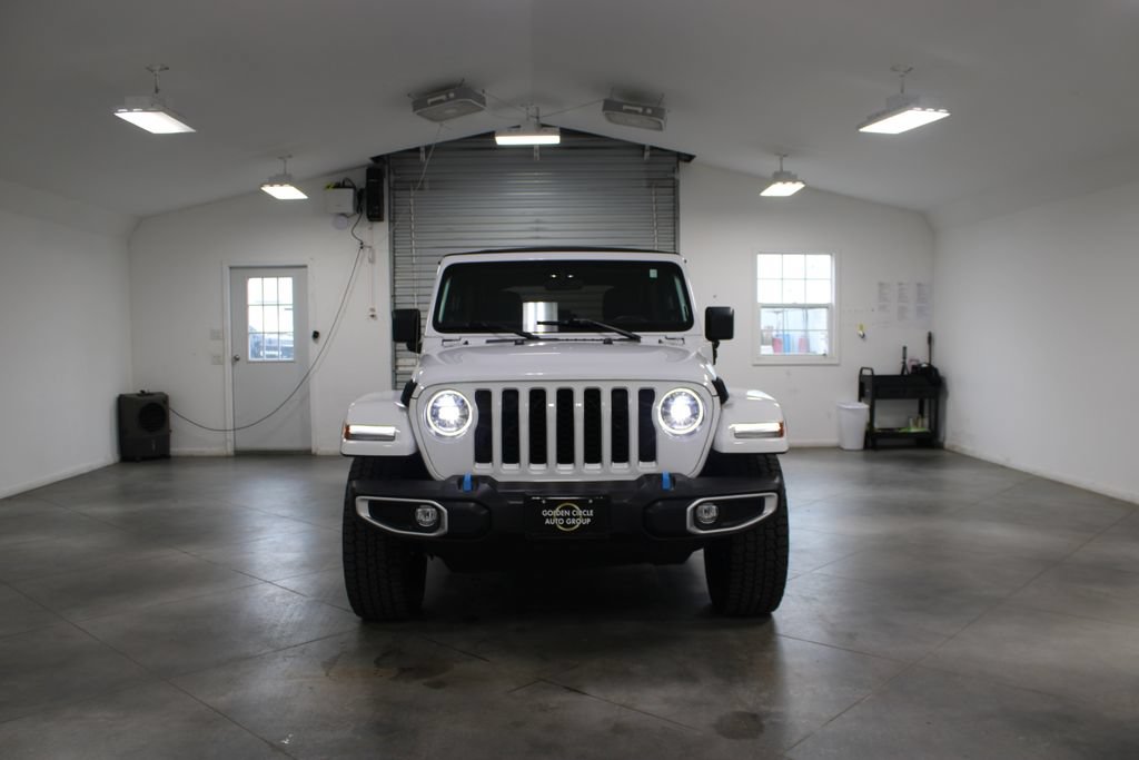 Used 2023 Jeep Wrangler Unlimited Sahara w/ Cold Weather Group AWD/4WD image 3