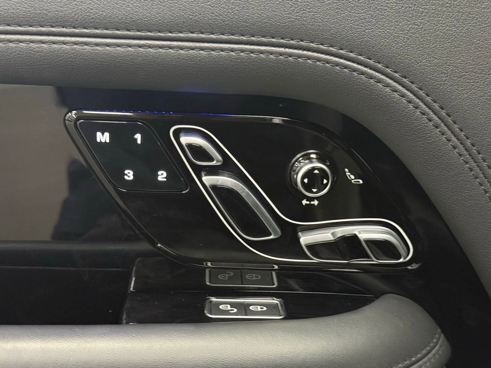 Used 2021 Land Rover Range Rover Westminster Edition image 18