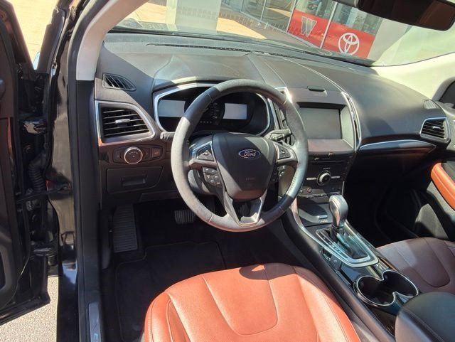 Used 2015 Ford Edge Titanium w/ Equipment Group 302A FWD image 6