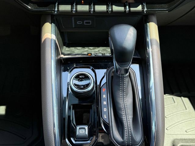 Used 2024 GMC Canyon Denali AWD/4WD image 10