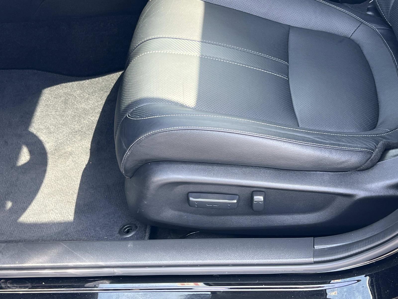 Used 2018 Honda Civic Touring image 18