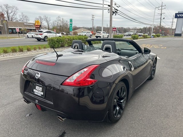 Used 2017 Nissan 370Z Touring image 28