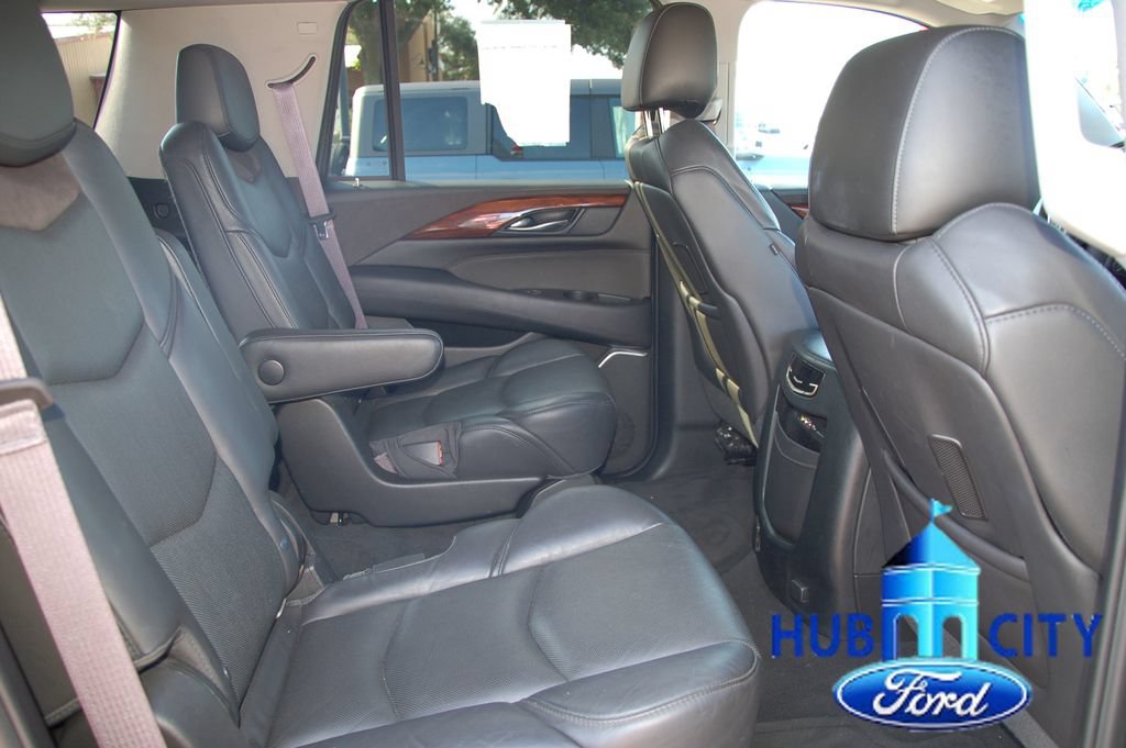 Used 2016 Cadillac Escalade Luxury AWD/4WD image 14