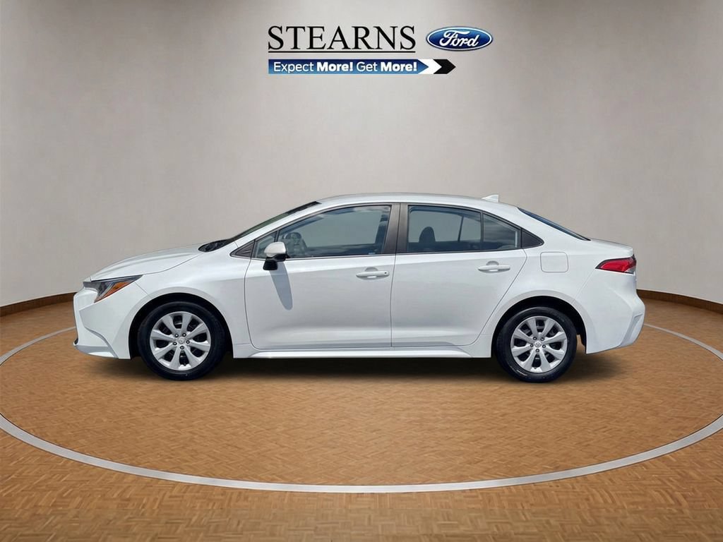 Used 2023 Toyota Corolla LE FWD image 3