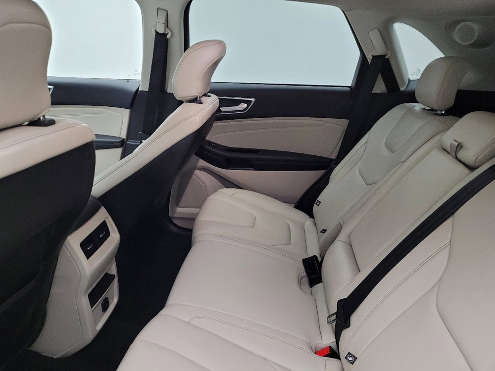 Used 2018 Ford Edge Titanium AWD/4WD image 18