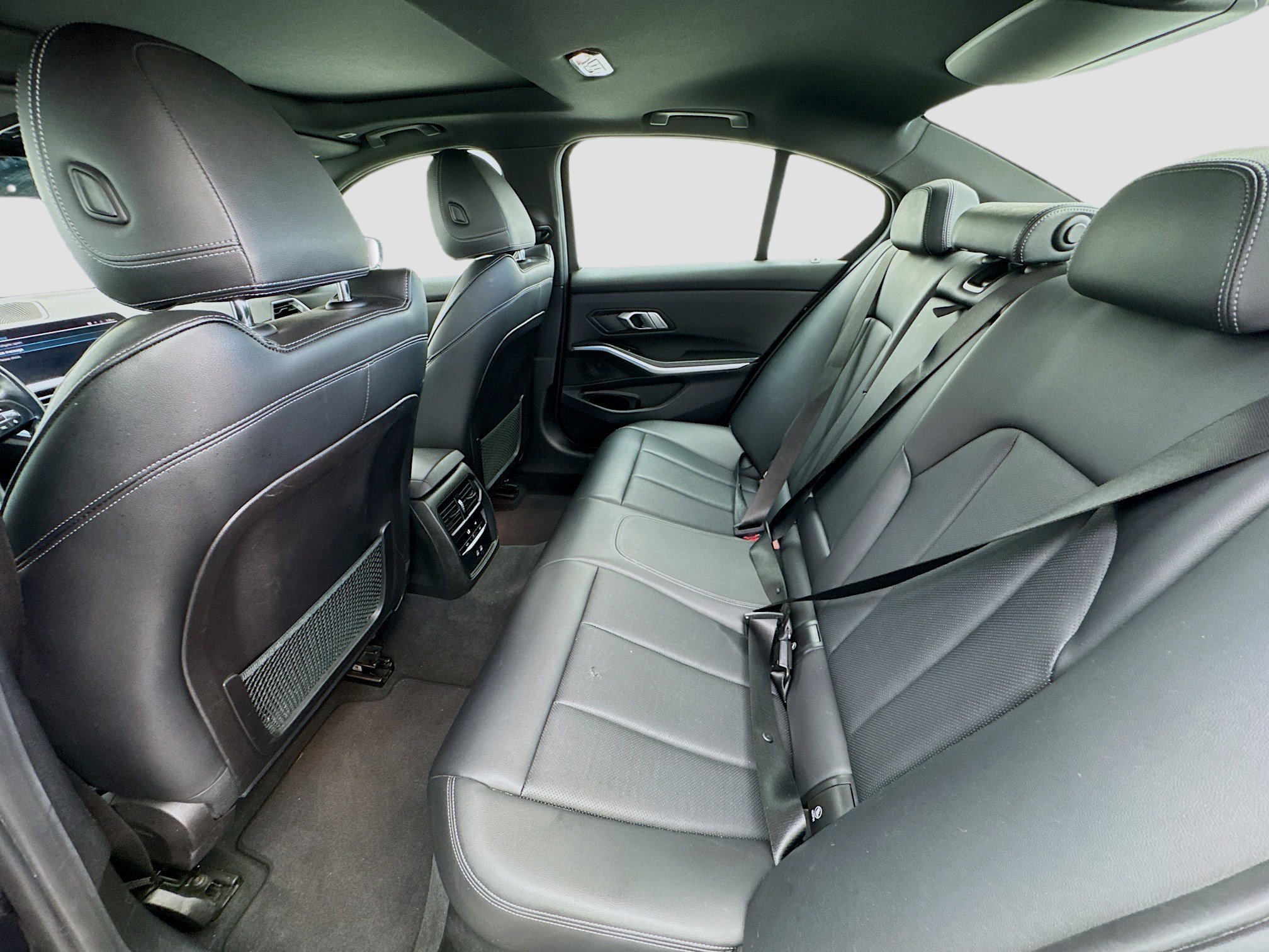 Used 2022 BMW 330e image 16