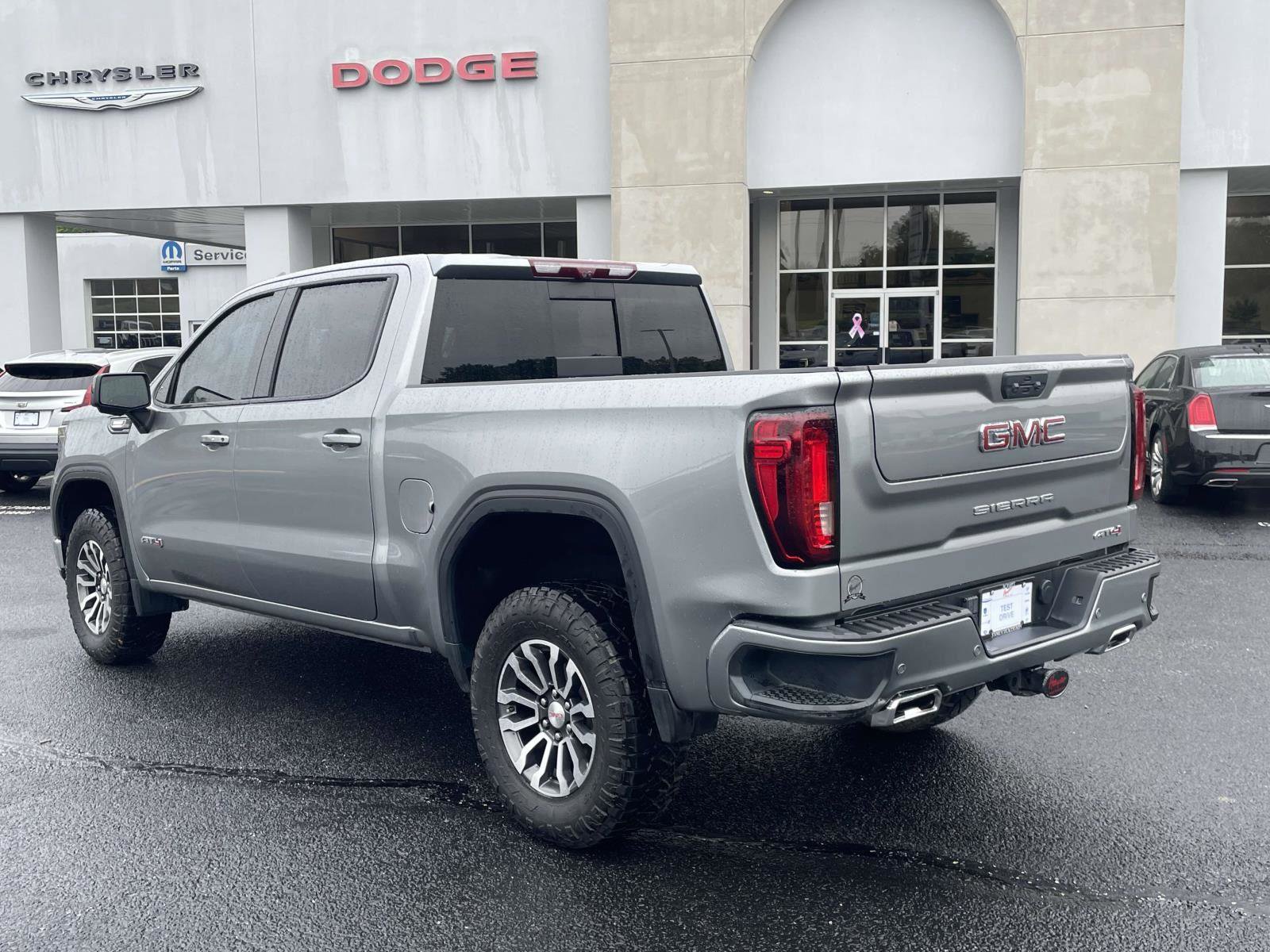 Used 2023 GMC Sierra 1500 AT4 w/ Technology Package AWD/4WD image 12