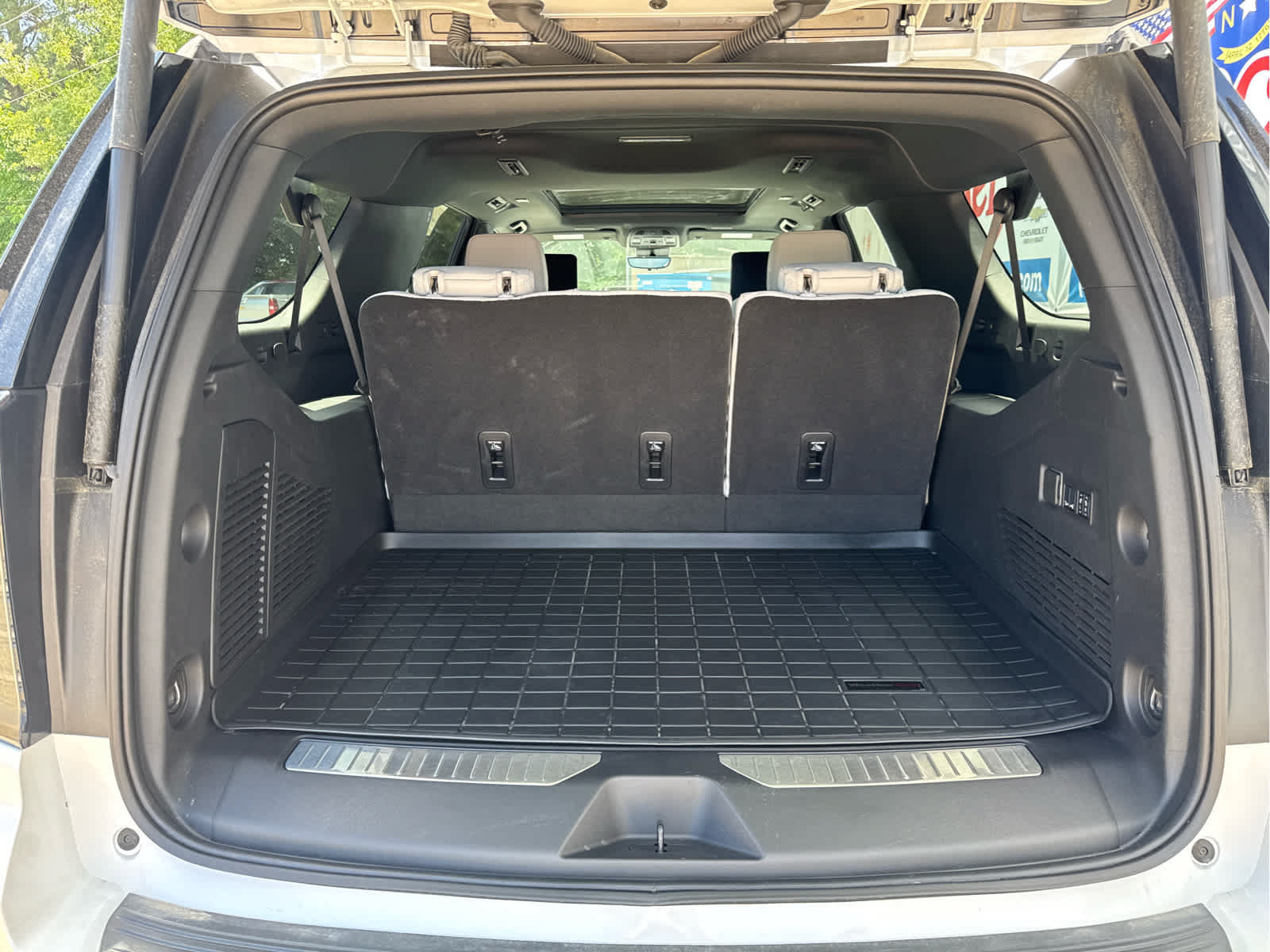 New 2025 Chevrolet Suburban Premier RWD image 40