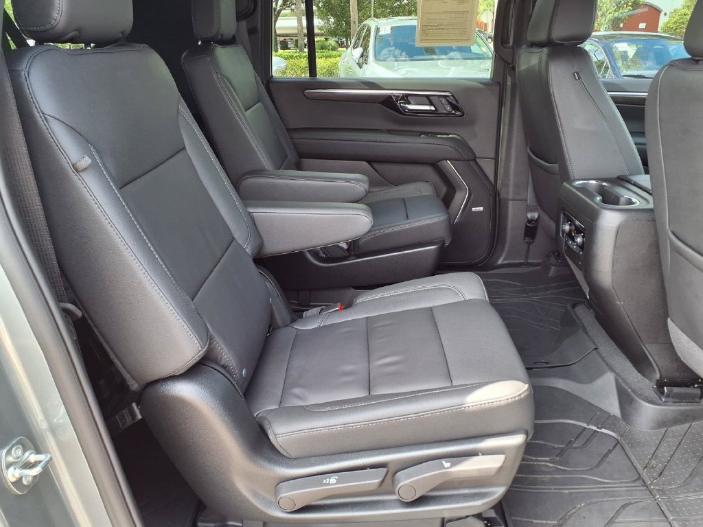 Used 2026 Chevrolet Suburban Z71 w/ Comfort Package AWD/4WD image 16