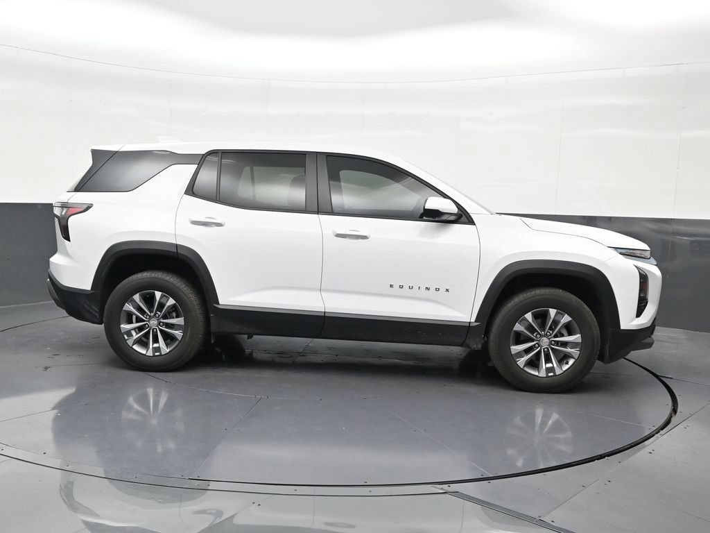 Used 2025 Chevrolet Equinox LT w/ Safety and Technology Package FWD image 7