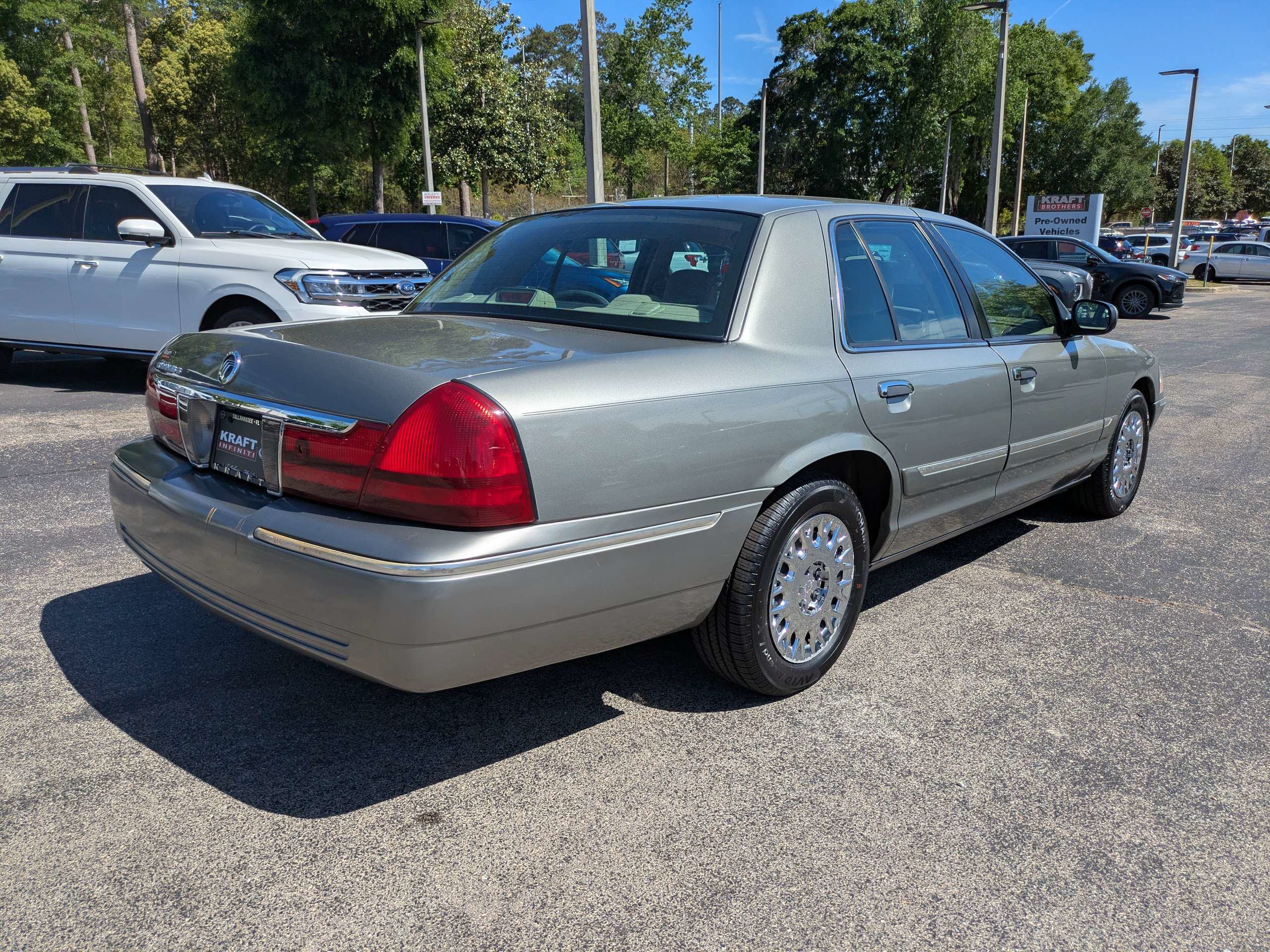 Used 2003 Mercury Grand Marquis GS RWD image 4