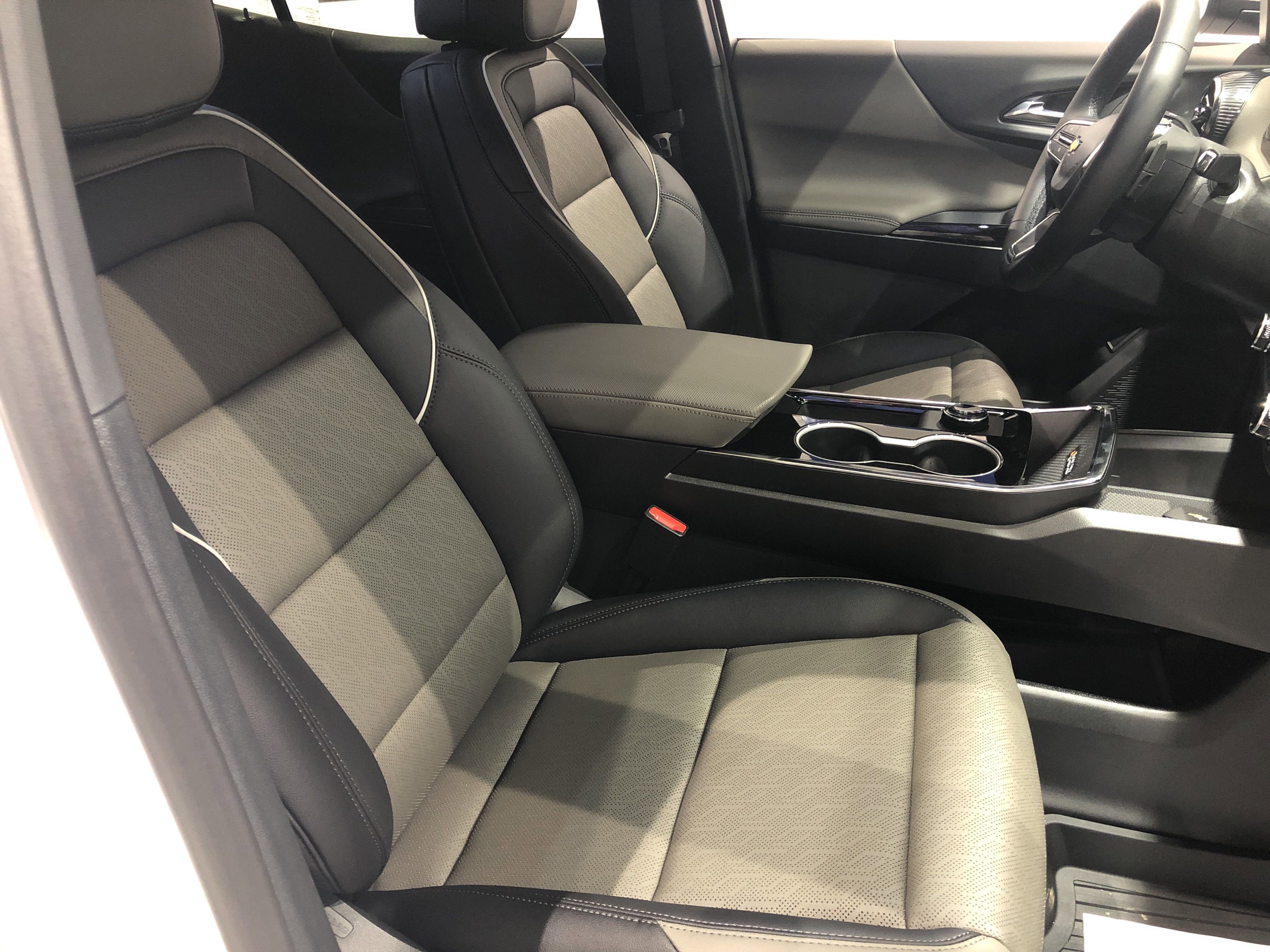 New 2026 Chevrolet Equinox LT w/ Convenience Package II image 9