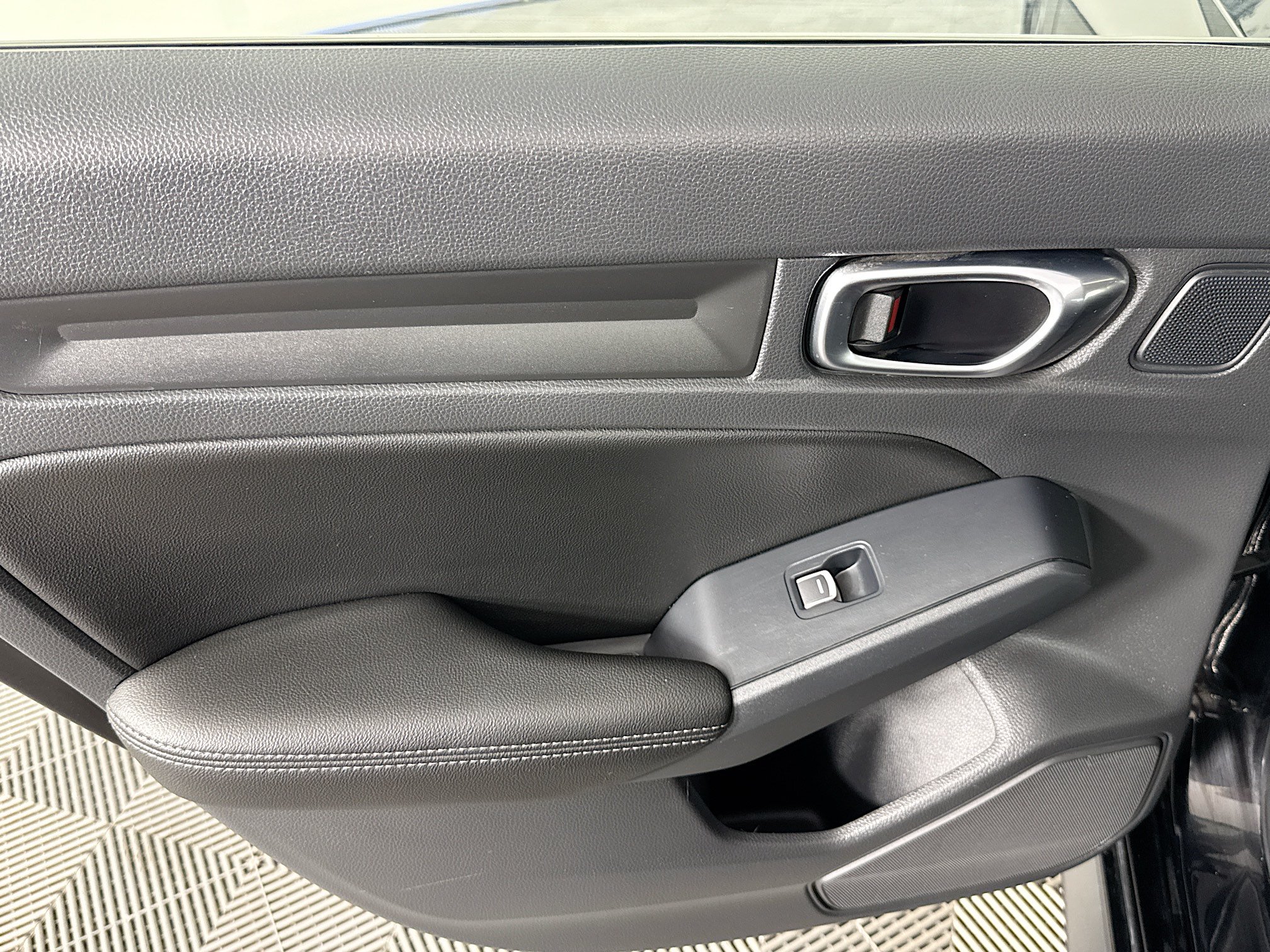 Used 2023 Honda Civic EX-L image 24