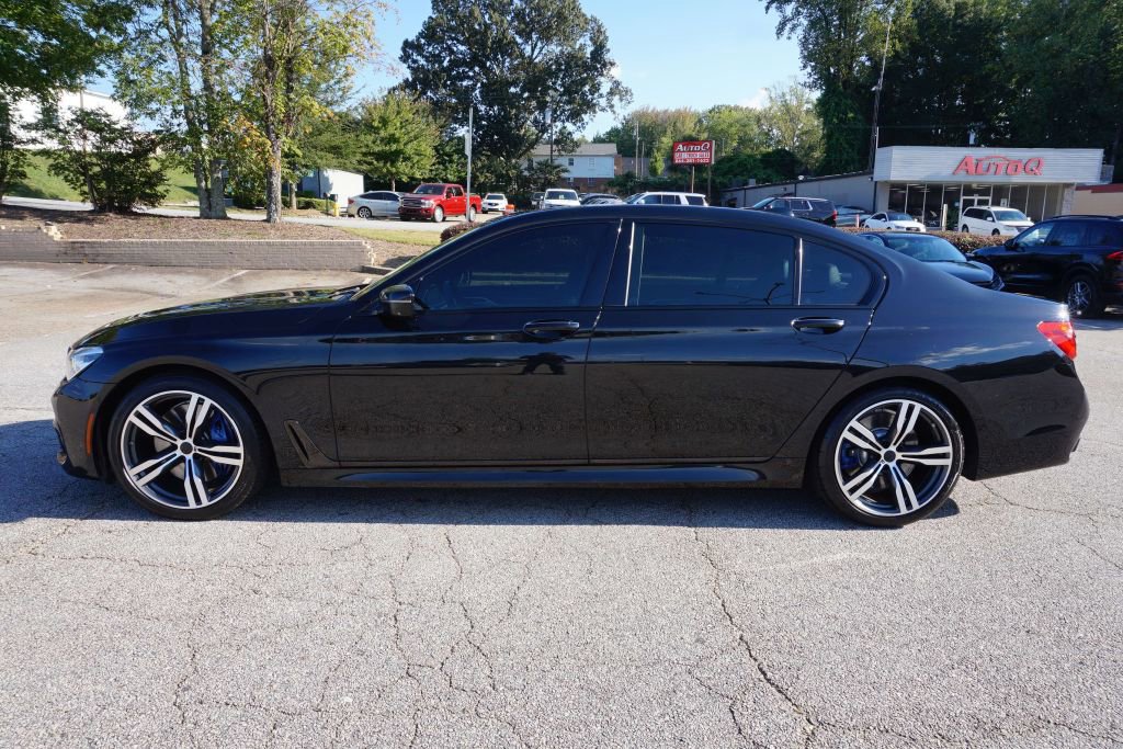 Used 2017 BMW 750i RWD image 2