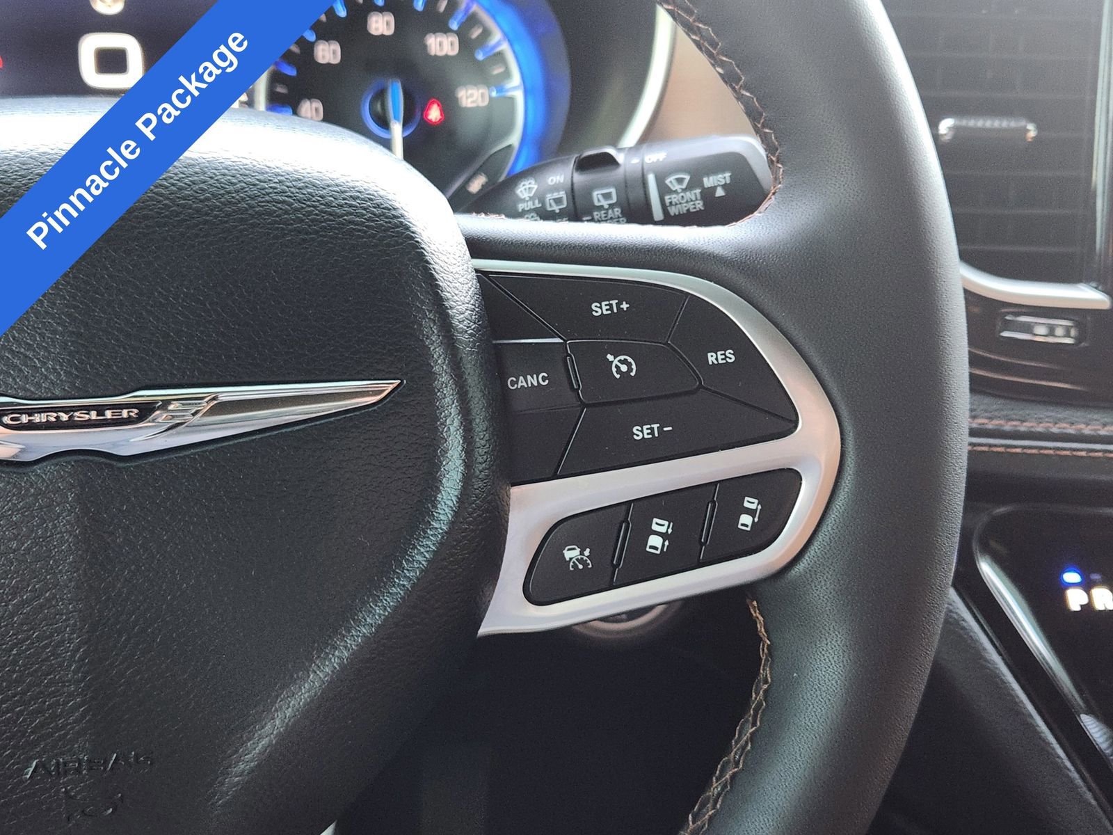 Used 2025 Chrysler Pacifica Pinnacle image 30