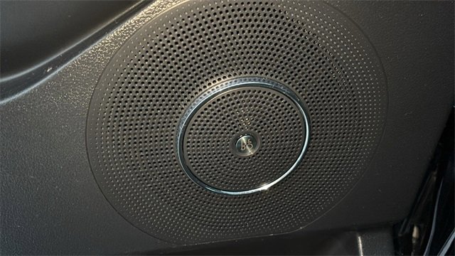 Used 2023 Ford Expedition Limited image 12