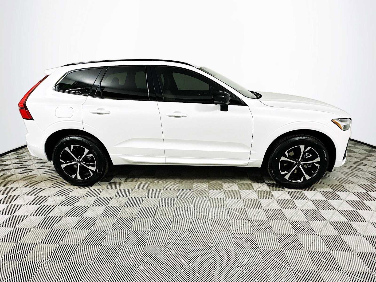 New 2026 Volvo XC60 B5 Core image 8