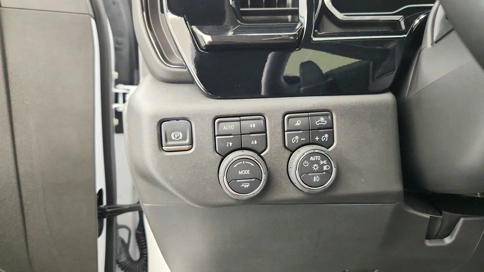 Used 2025 Chevrolet Silverado 1500 ZR2 AWD/4WD image 19