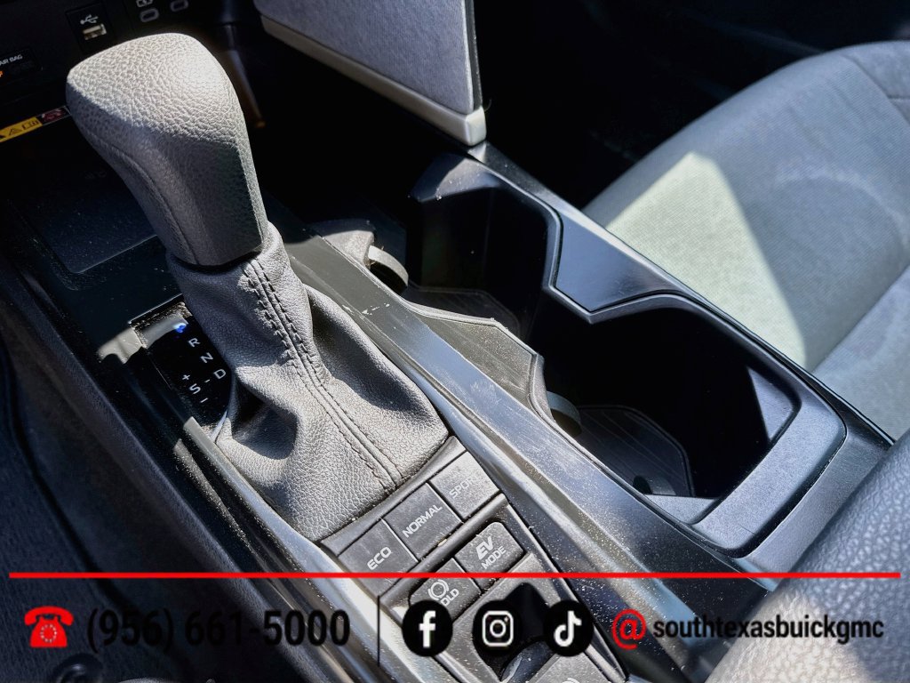Used 2025 Toyota Camry LE w/ Convenience Package FWD image 19