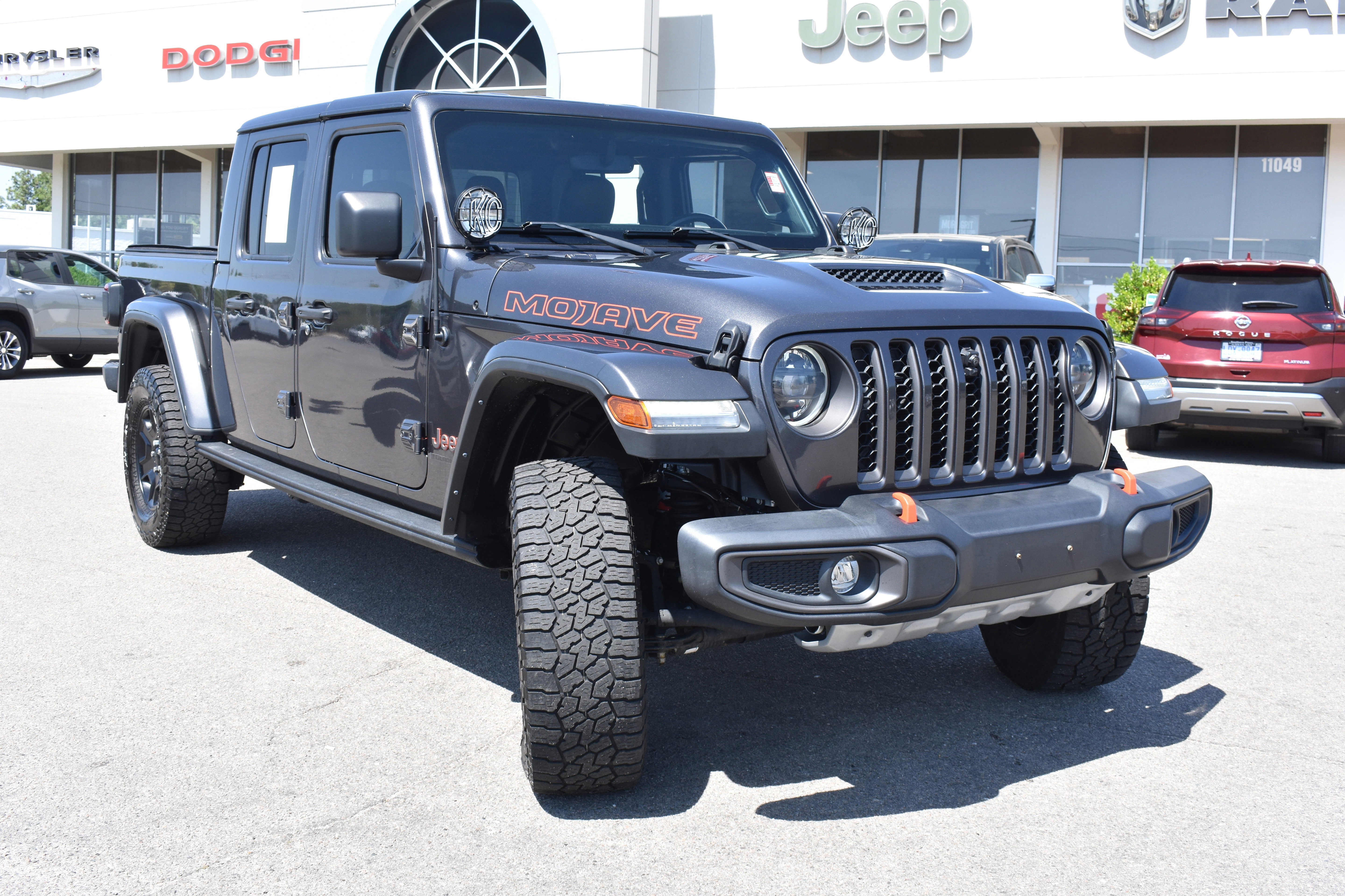 Used 2023 Jeep Gladiator Mojave w/ LED Lighting Group AWD/4WD image 3