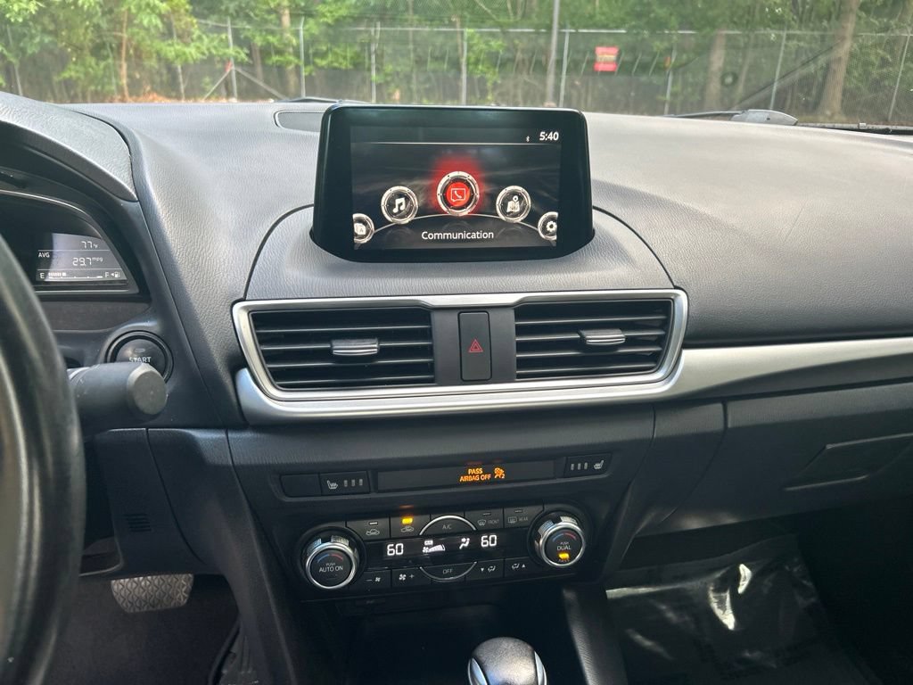 Used 2018 MAZDA MAZDA3 Touring FWD image 17