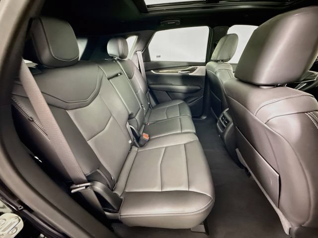 Used 2025 Cadillac XT5 Sportv w/ Technology Package AWD/4WD image 29